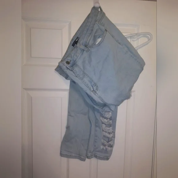 Distressed Denim - Picture 5 of 6